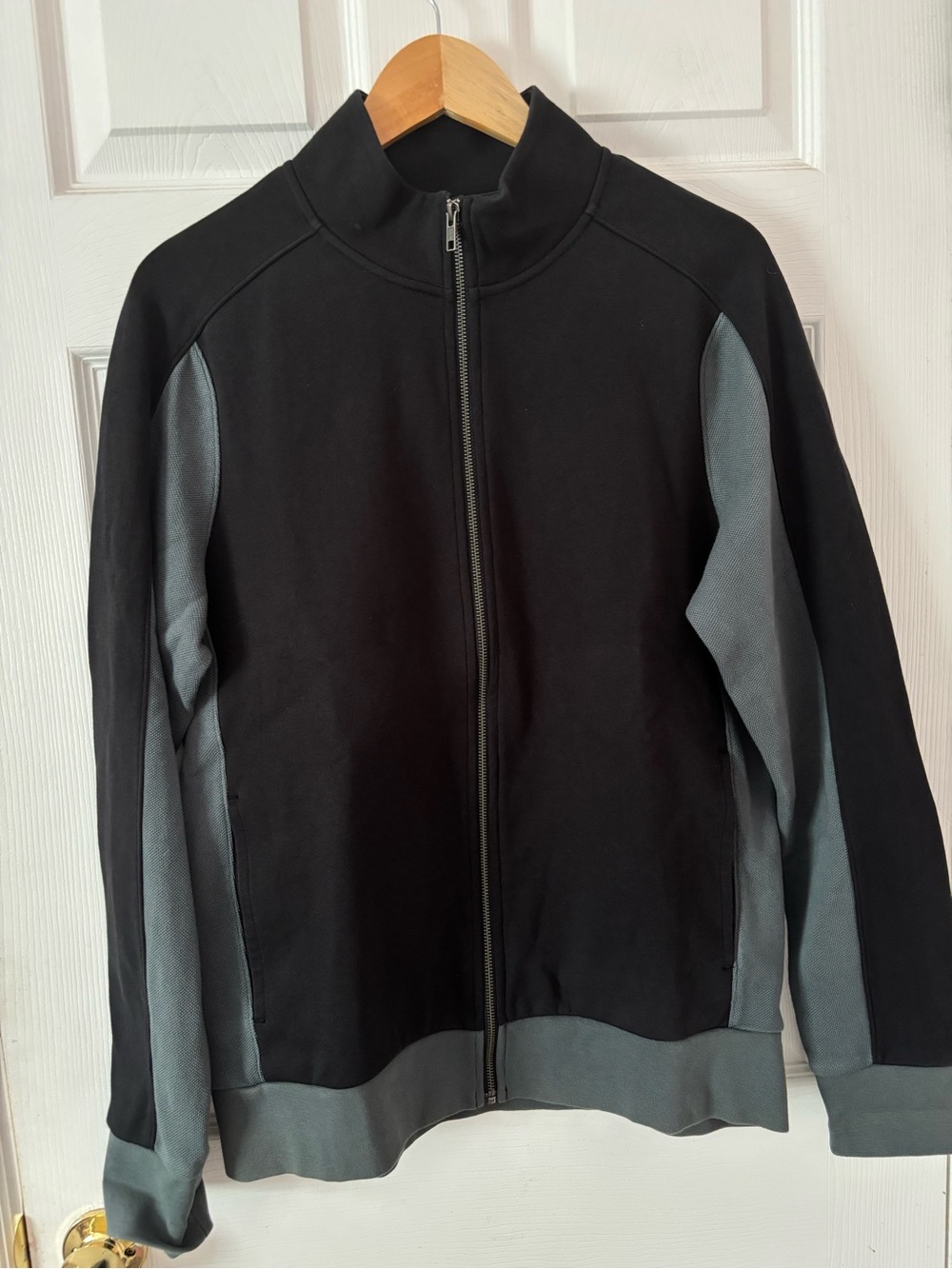 Oakley Men's Custom Fit Colorblock Full Zip Track Jacket Gray Black L